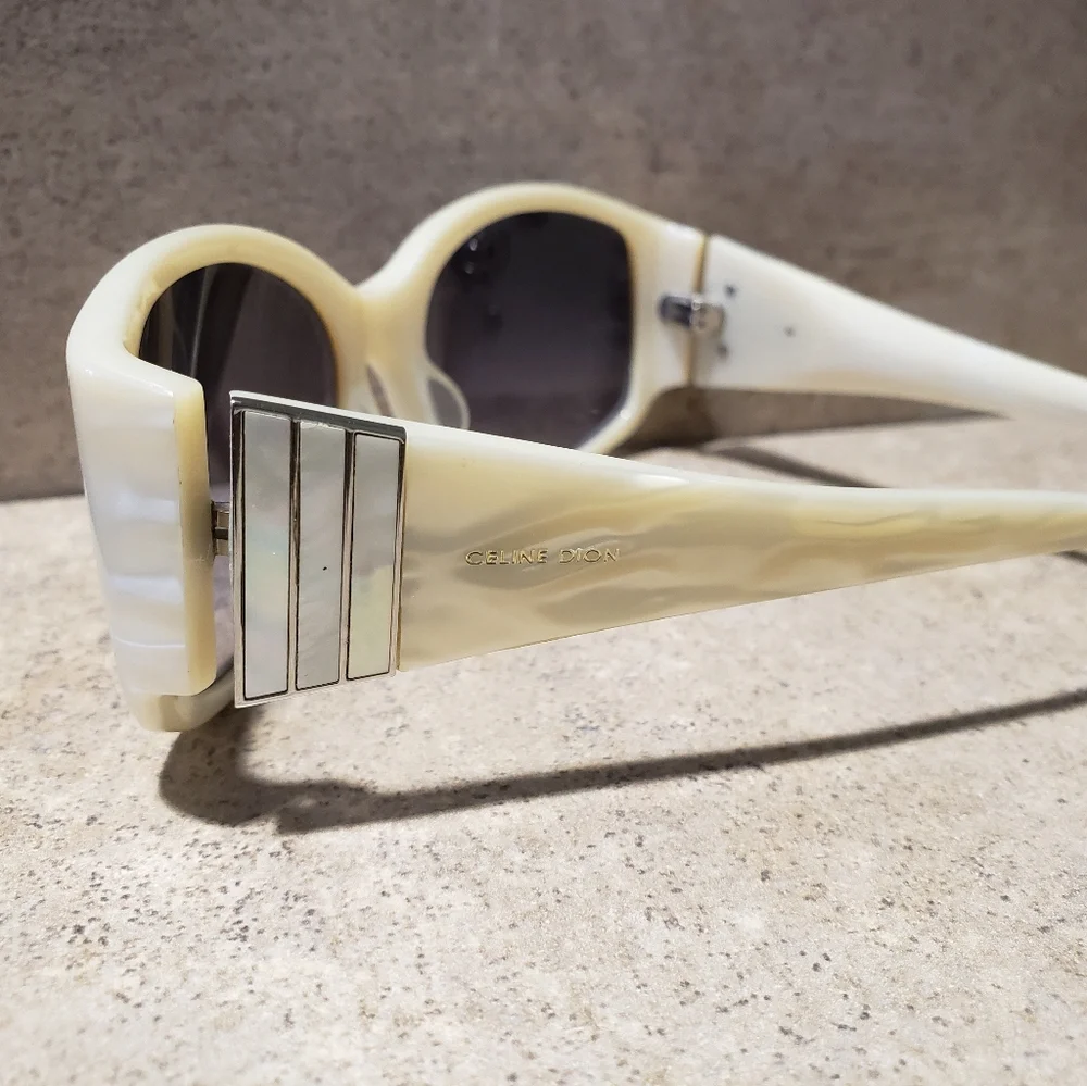 Celine Dion sunglasses - Picture 3 of 3